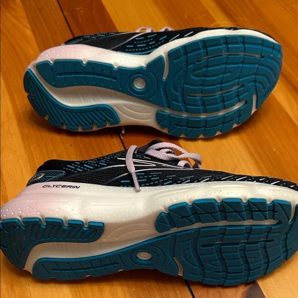 Brooks glycerine 20 navy, lavender, and Teal. Size 6.5M. New. Amazing deal. - Picture 4 of 10